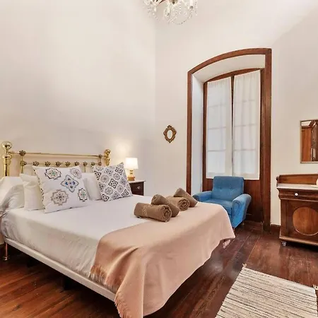 ** Valls De Quintana ** Casa Emblemática